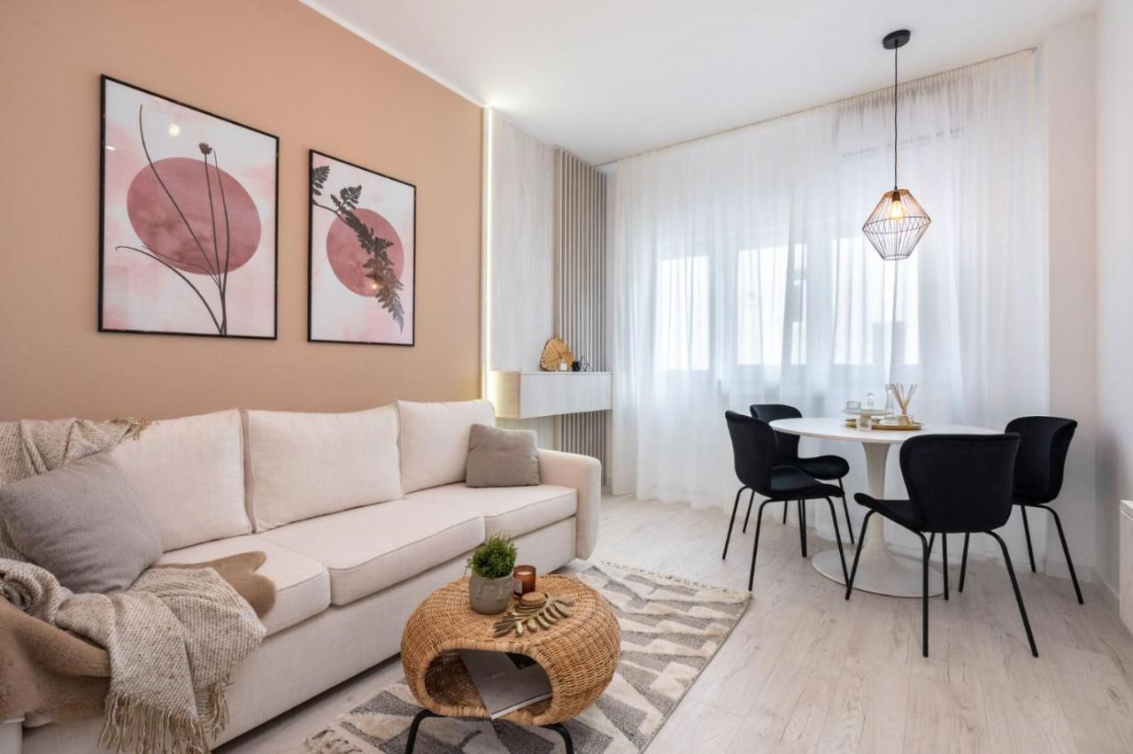 Victoria Charm Apartment Bucharest Exterior photo